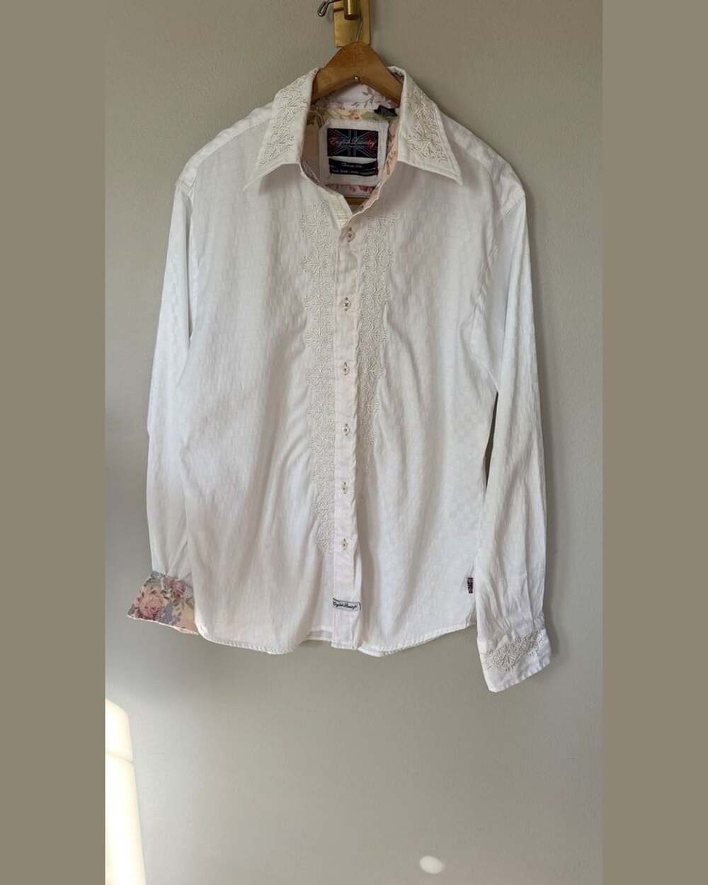 English Laundry Long Sleeve Button Up Shirt Size L White Embroidered